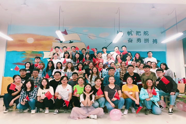 3.歌唱“我和我的祖国”主题活动1.jpg 3.歌唱“我和我的祖国”主题活动1.jpg